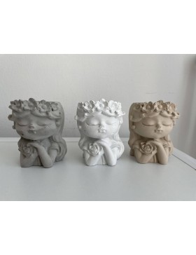 Doniczka betonowa laleczka